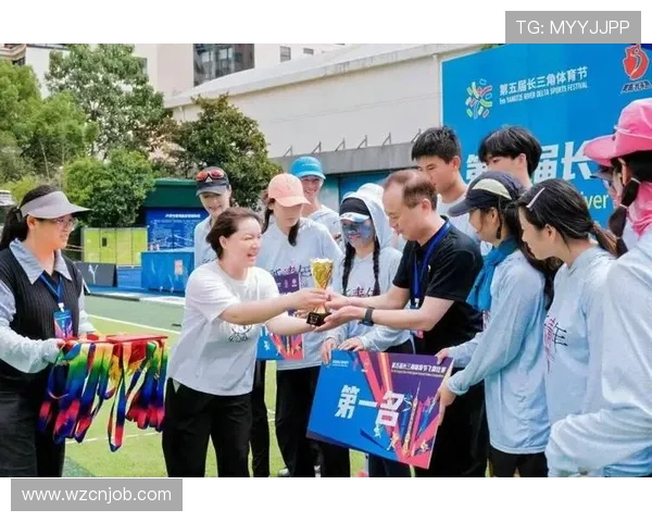 上海飞盘队在攀岩联赛中的团队协作表现分析与点评