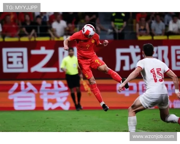 中国国足迎战叙利亚力争进球胜利全力以赴展现团队精神 中国国足迎战叙利亚力争进球胜利全力以赴展现团队精神