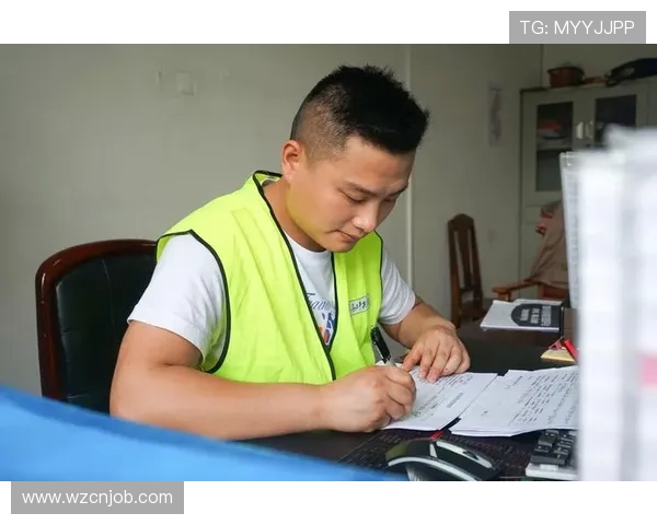 付豪：在职场与生活中追求卓越的年轻奋斗者的成长故事